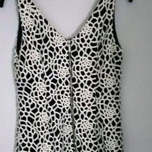 Lauren Ralph Lauren Sleeveless Sheath Dress - size